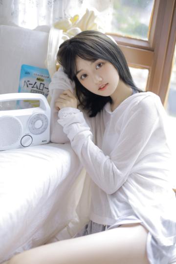 每日主题-女老师大赛视频